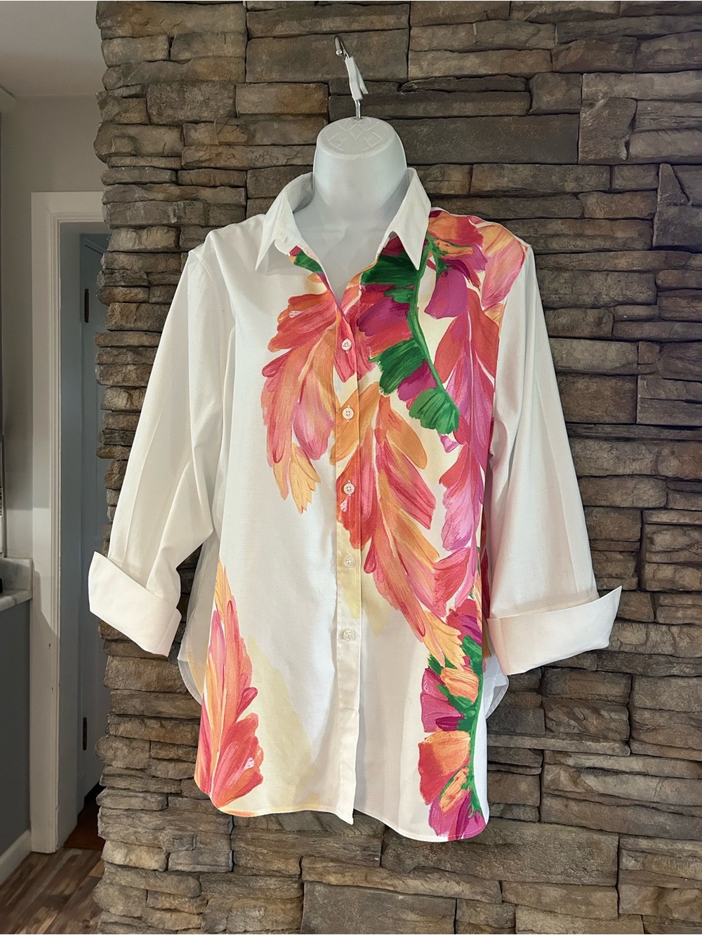 Chico’s Cotton ButtonDown White Shirt with watercolor floral print size 2 Large - Picture 4 of 6